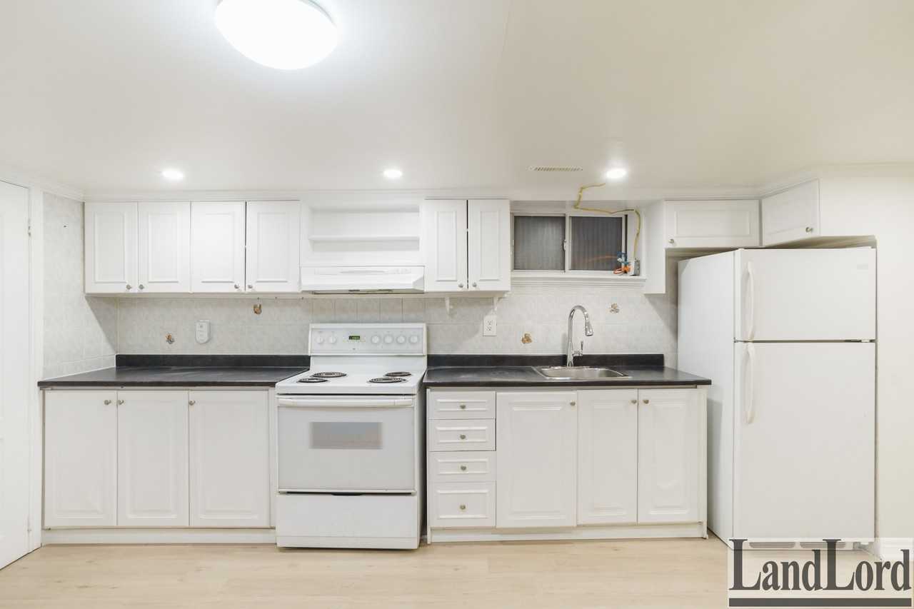 107 Nairn Ave - Photo 3 of 24