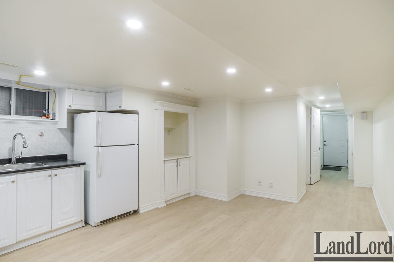 107 Nairn Ave - Photo 4 of 24