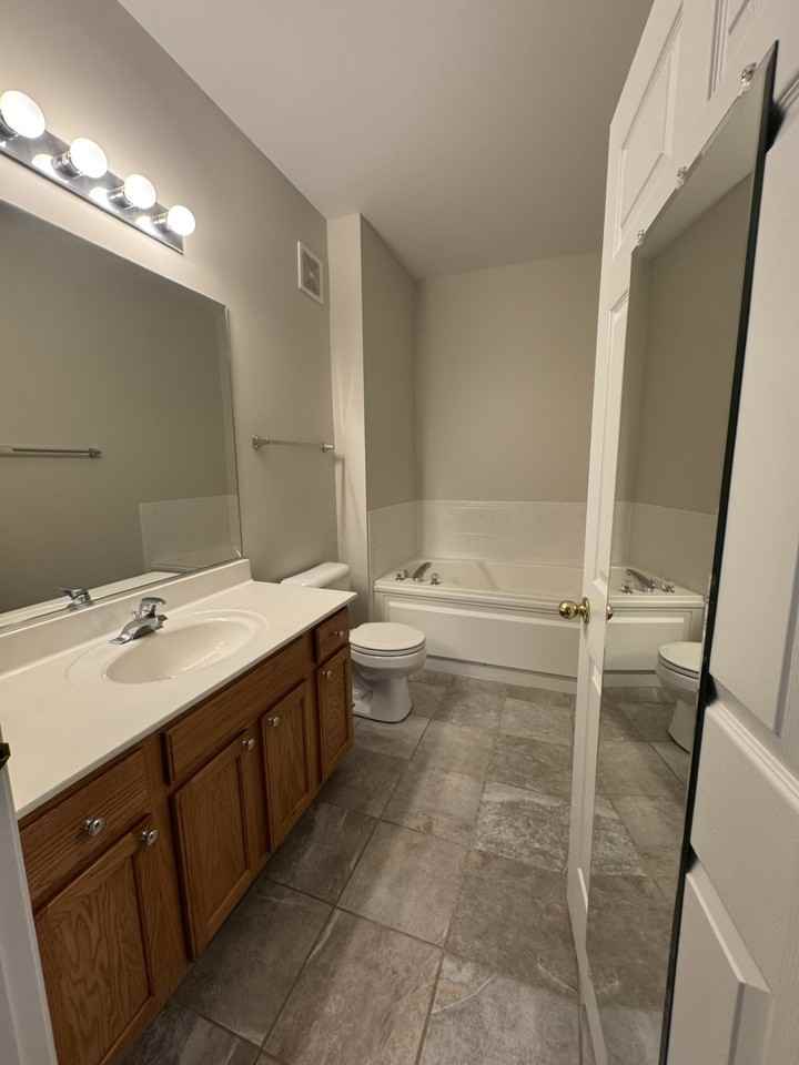 331 Abington Woods Dr #1 - Photo 5 of 17