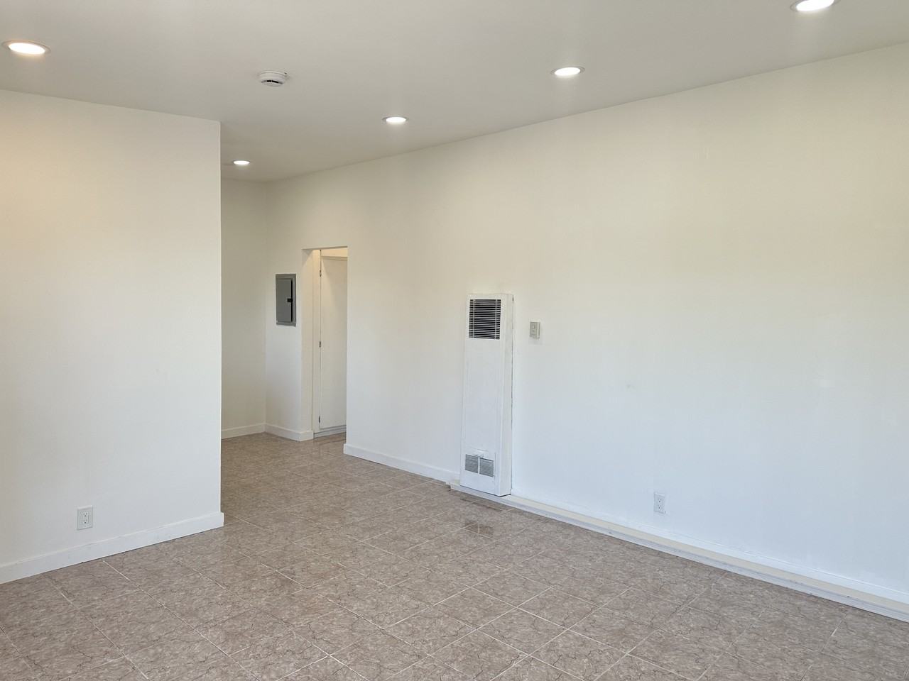 3118 West 109th Street #1-2 - Photo 3 of 8