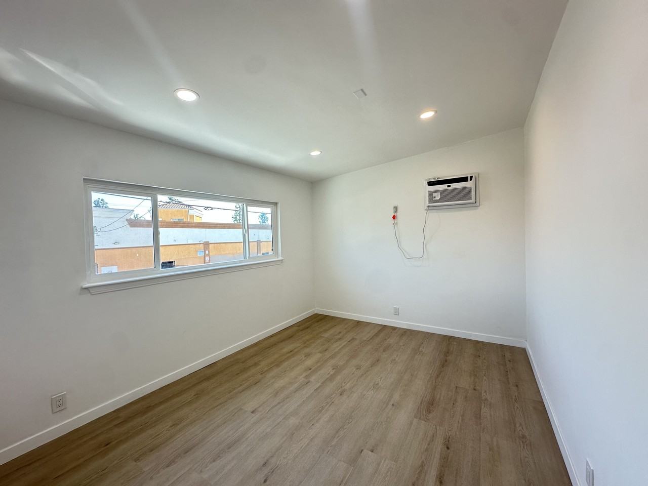 3118 West 109th Street #1-2 - Photo 5 of 8