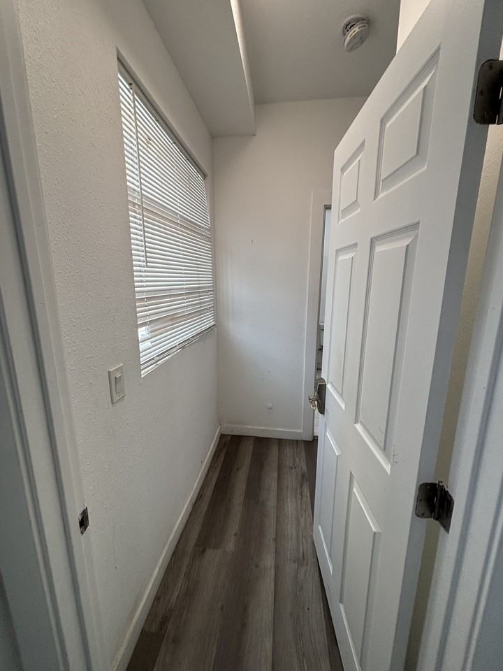 1734 West 85th Street #3 - Photo 2 of 5