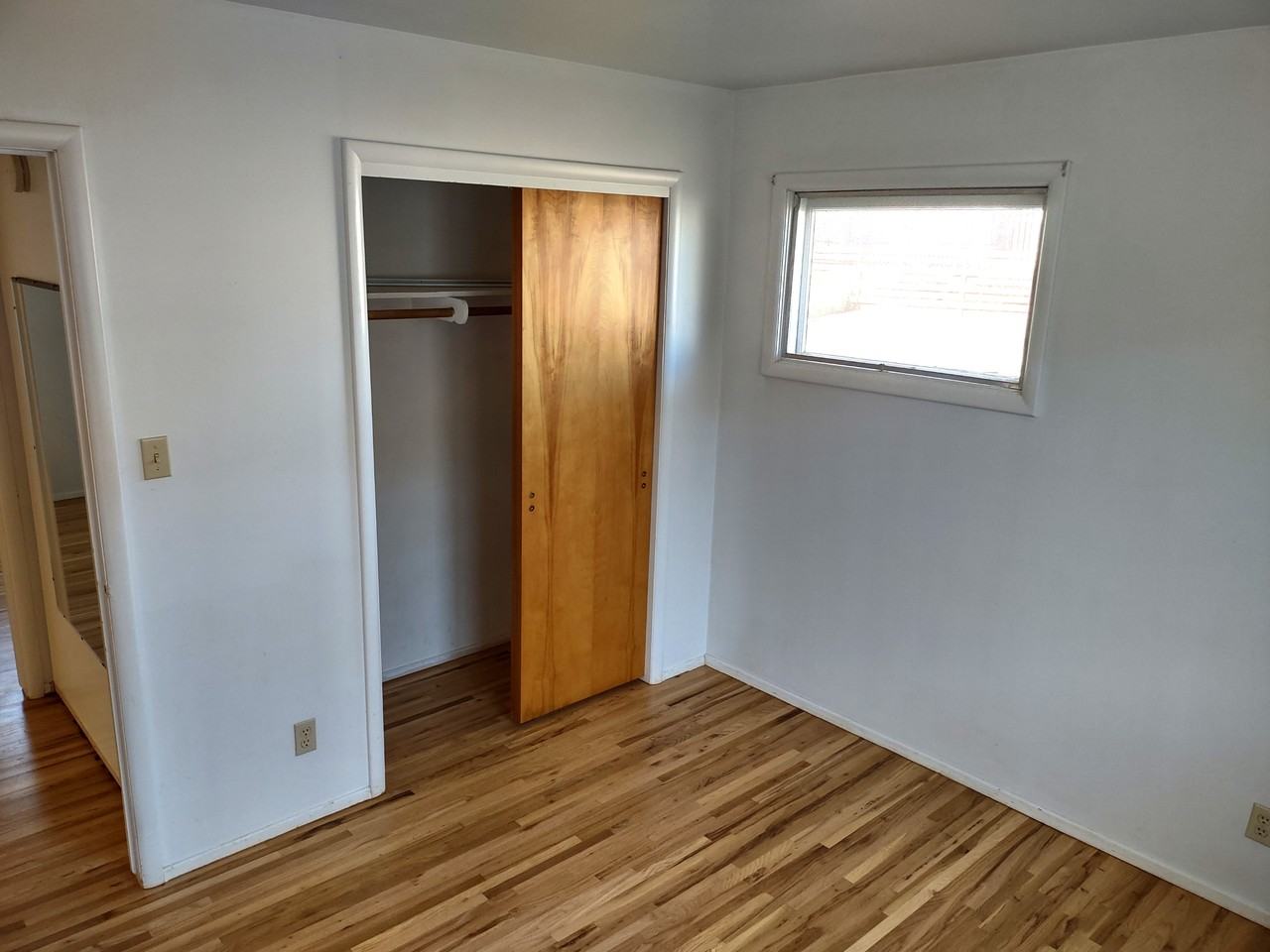 909 Avenue A Nw #NA - Photo 4 of 6