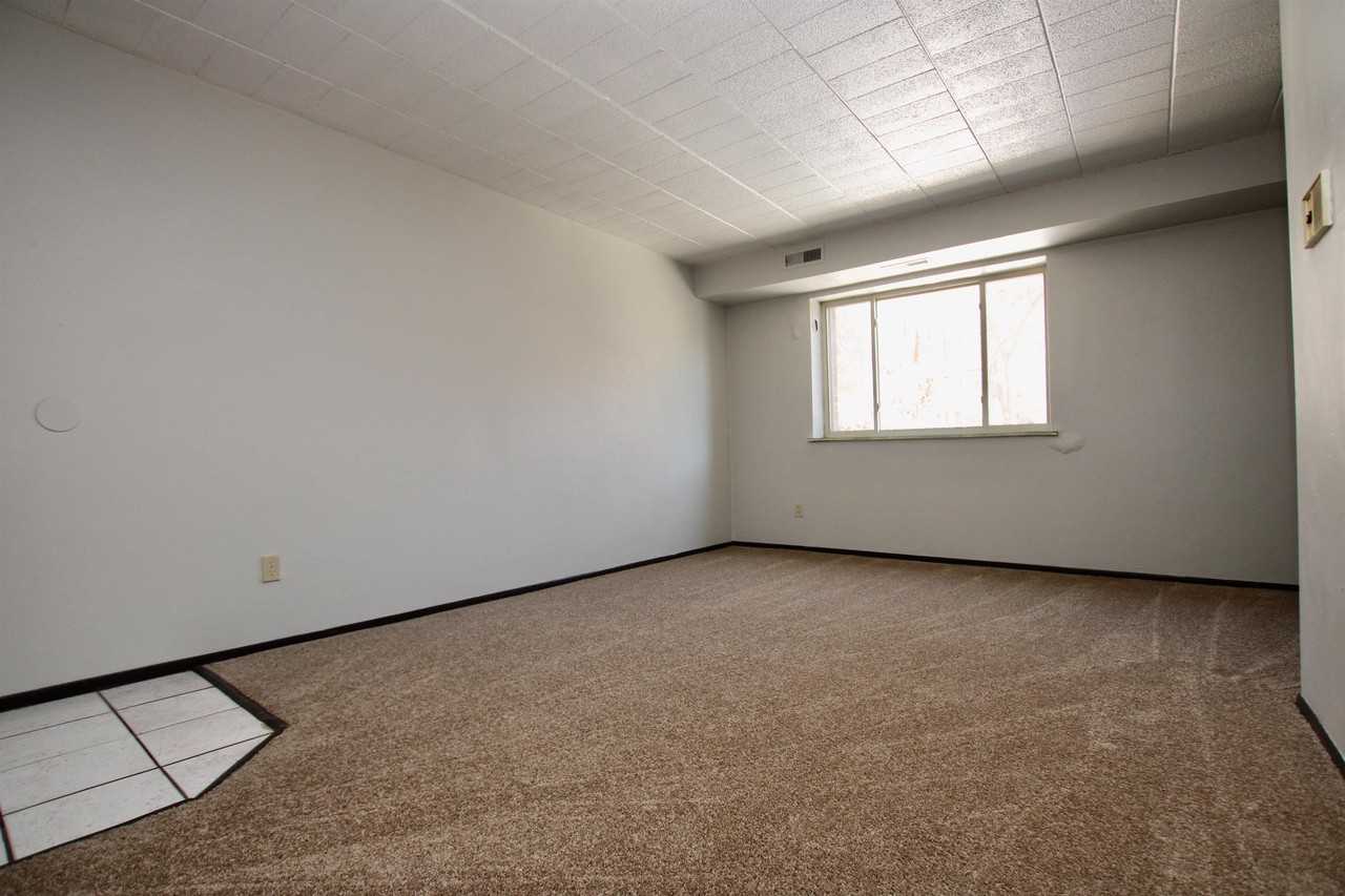 AMADELL APARTMENTS -- 005 - Photo 2 of 40