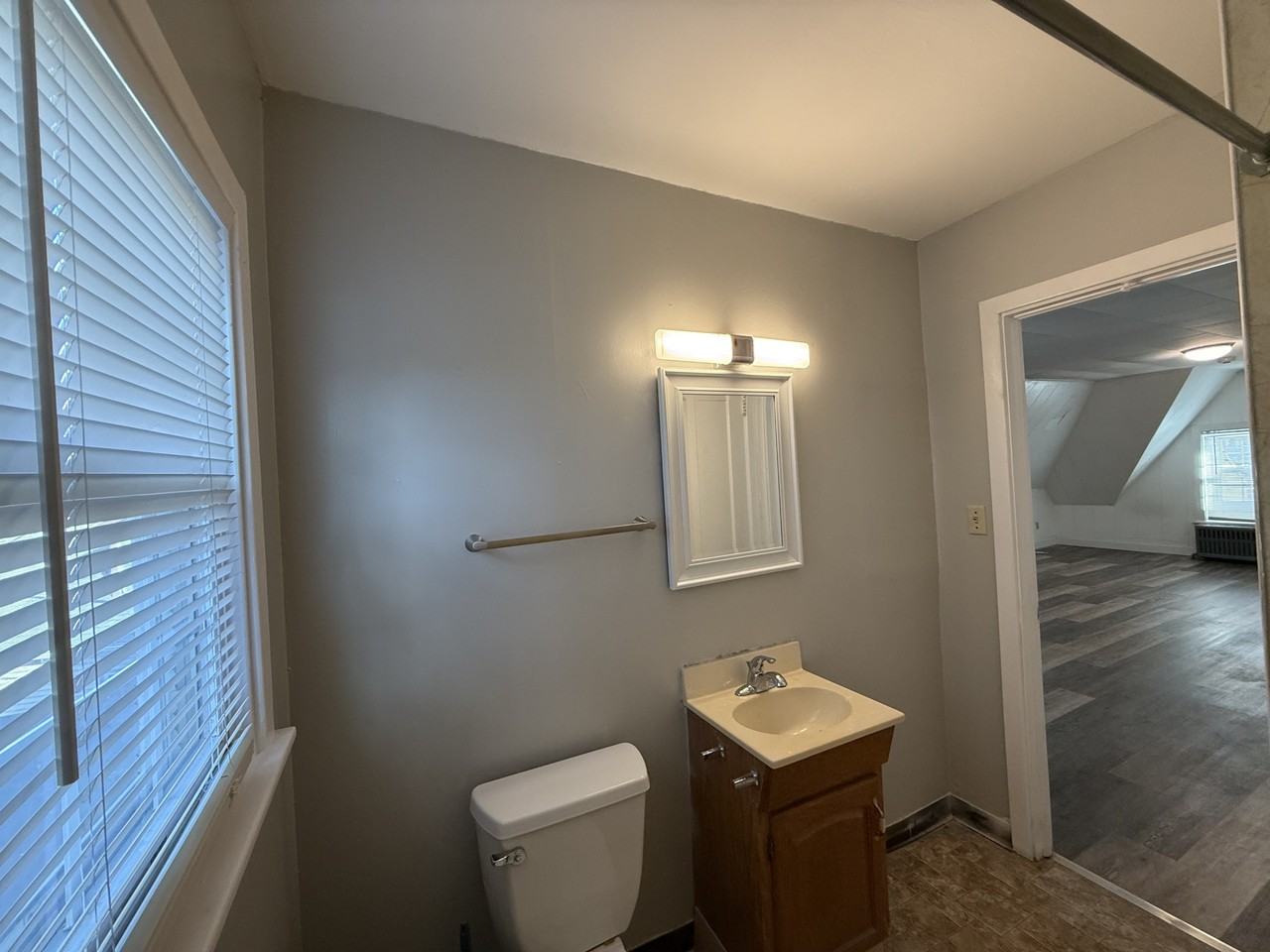 823-825 Church St - Photo 6 of 9