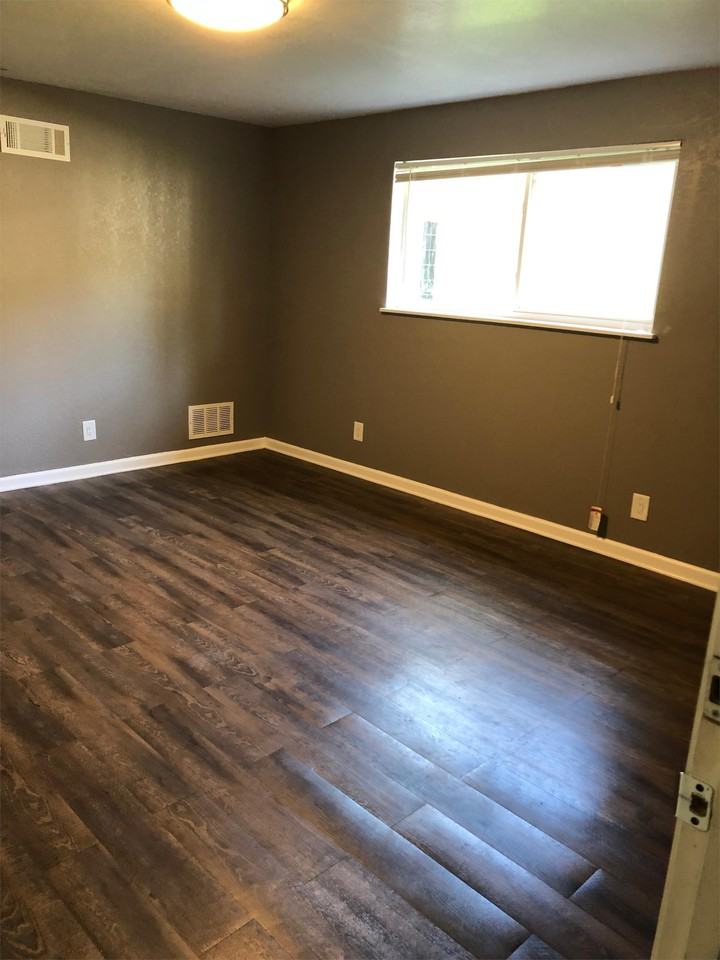 Lexington 11 - Photo 3 of 10