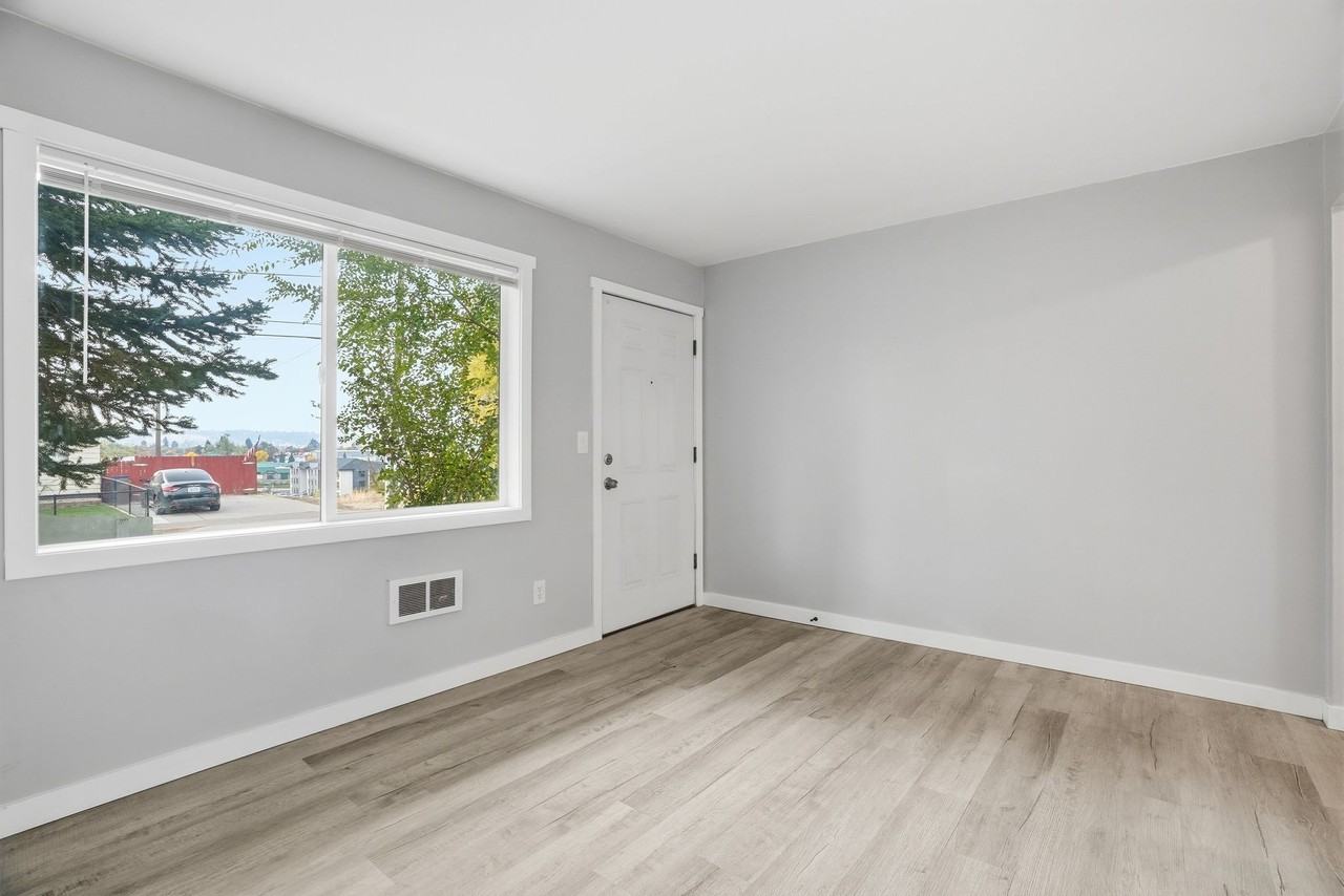 LA -East Fairview Avenue - Photo 4 of 42