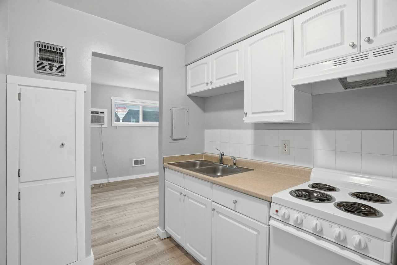 LA -East Fairview Avenue - Photo 7 of 42