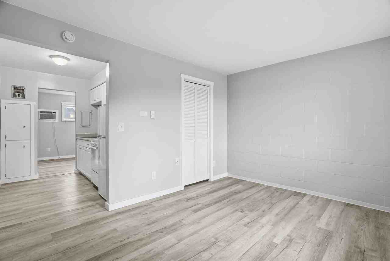 LA -East Fairview Avenue - Photo 5 of 28