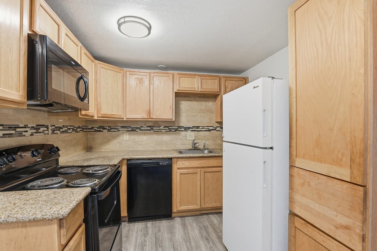 PK - 2024 East Pacific Avenue - Photo 7 of 13