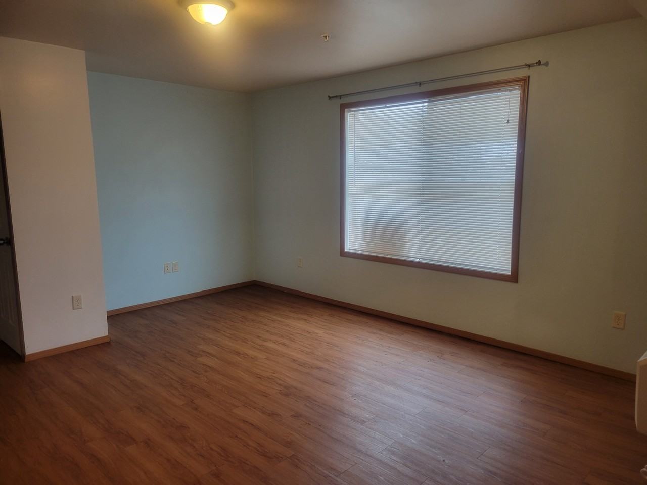 1410 Worden St - Photo 5 of 9