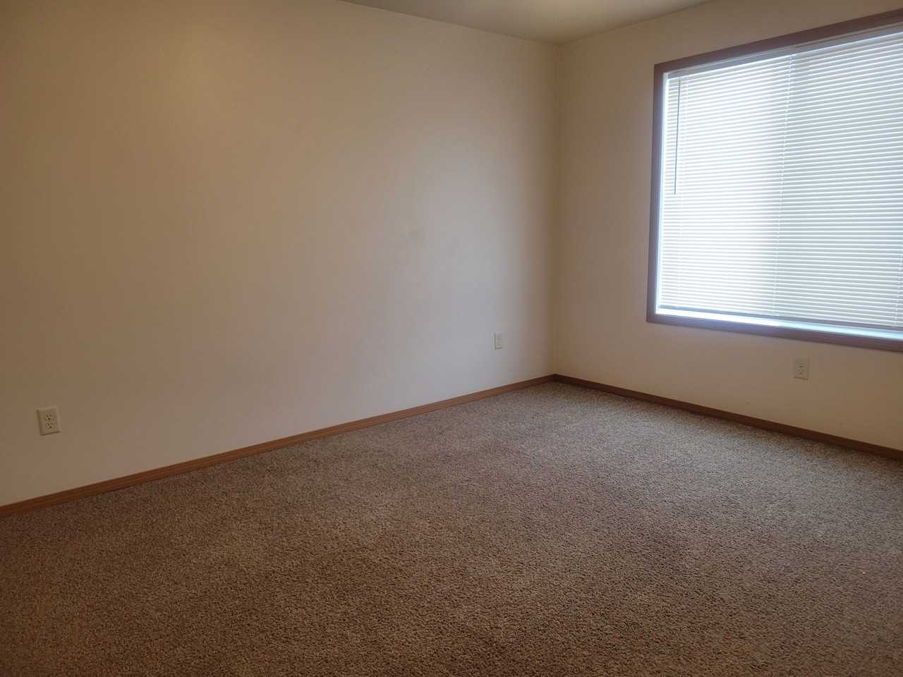 1410 Worden St - Photo 7 of 9