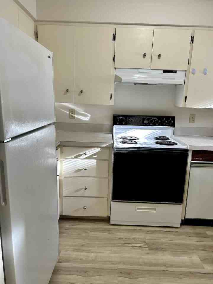 La Villa Apartments - Photo 2 of 50