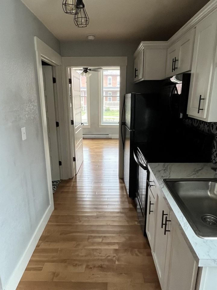 James Howie Block - Photo 4 of 13