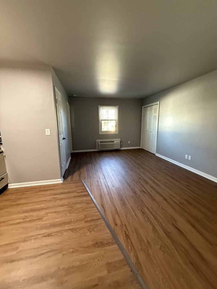 41 Peters Avenue - Photo 2 of 8