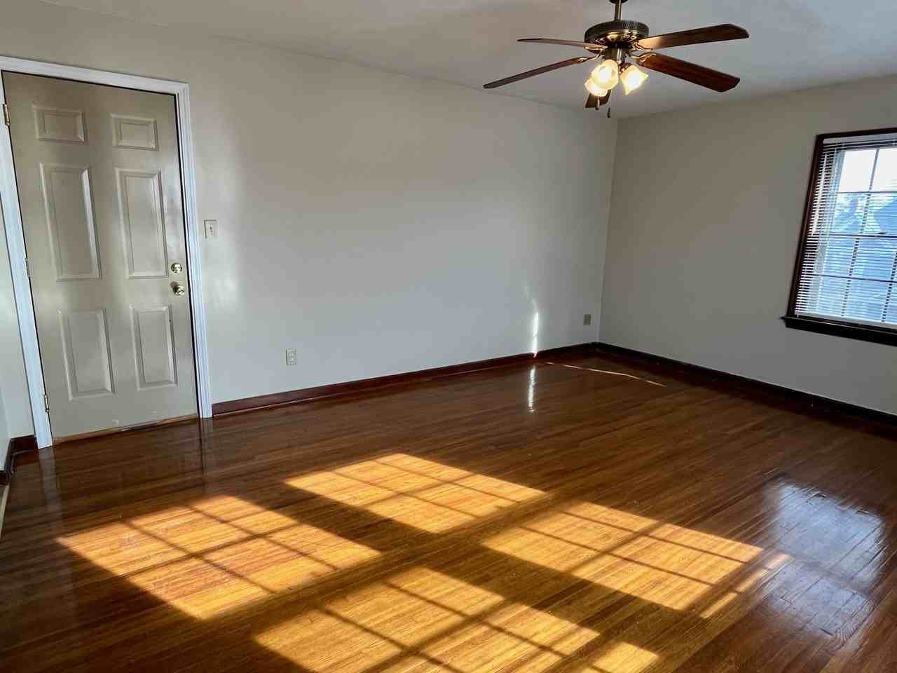 945 S 2nd Street - Photo 3 of 12