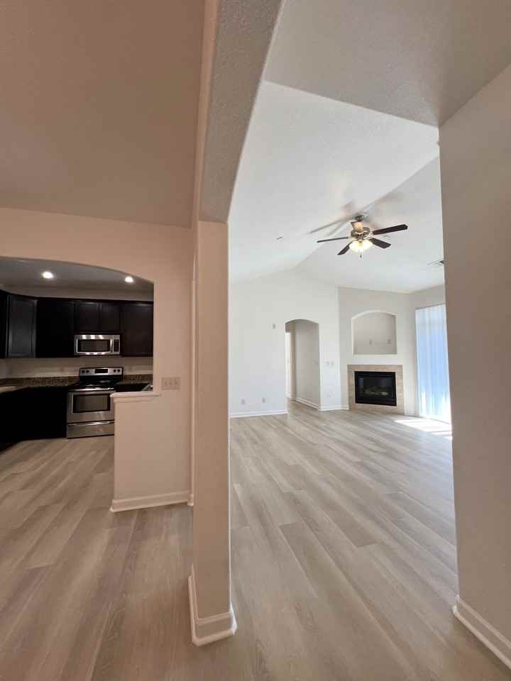 4672 W 20th St Rd Building 14 - Photo 5 of 34