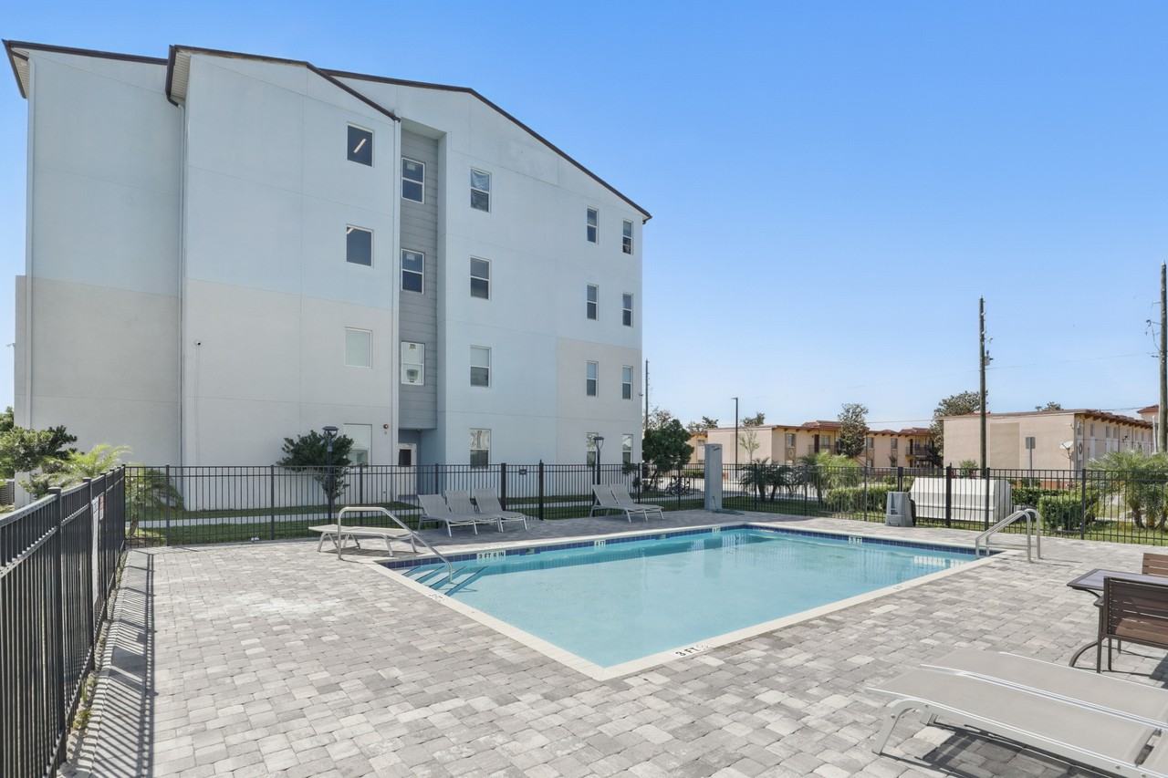 PALAZZO RESIDENCES II - Photo 4 of 4
