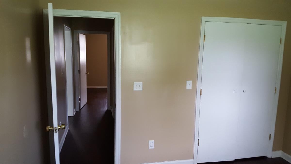 1205 Ireland St. - Photo 7 of 10