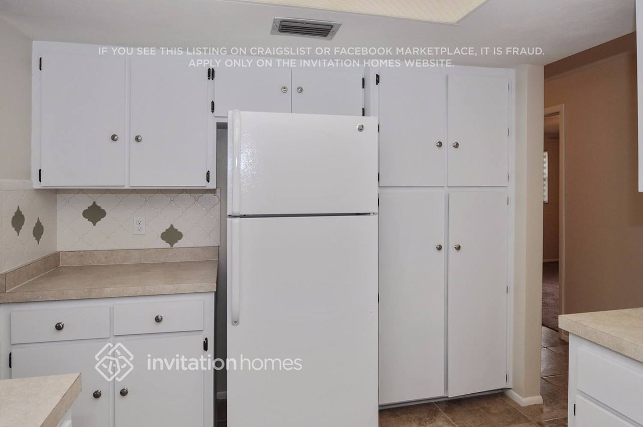 1706 Sharondale Dr - Photo 6 of 21