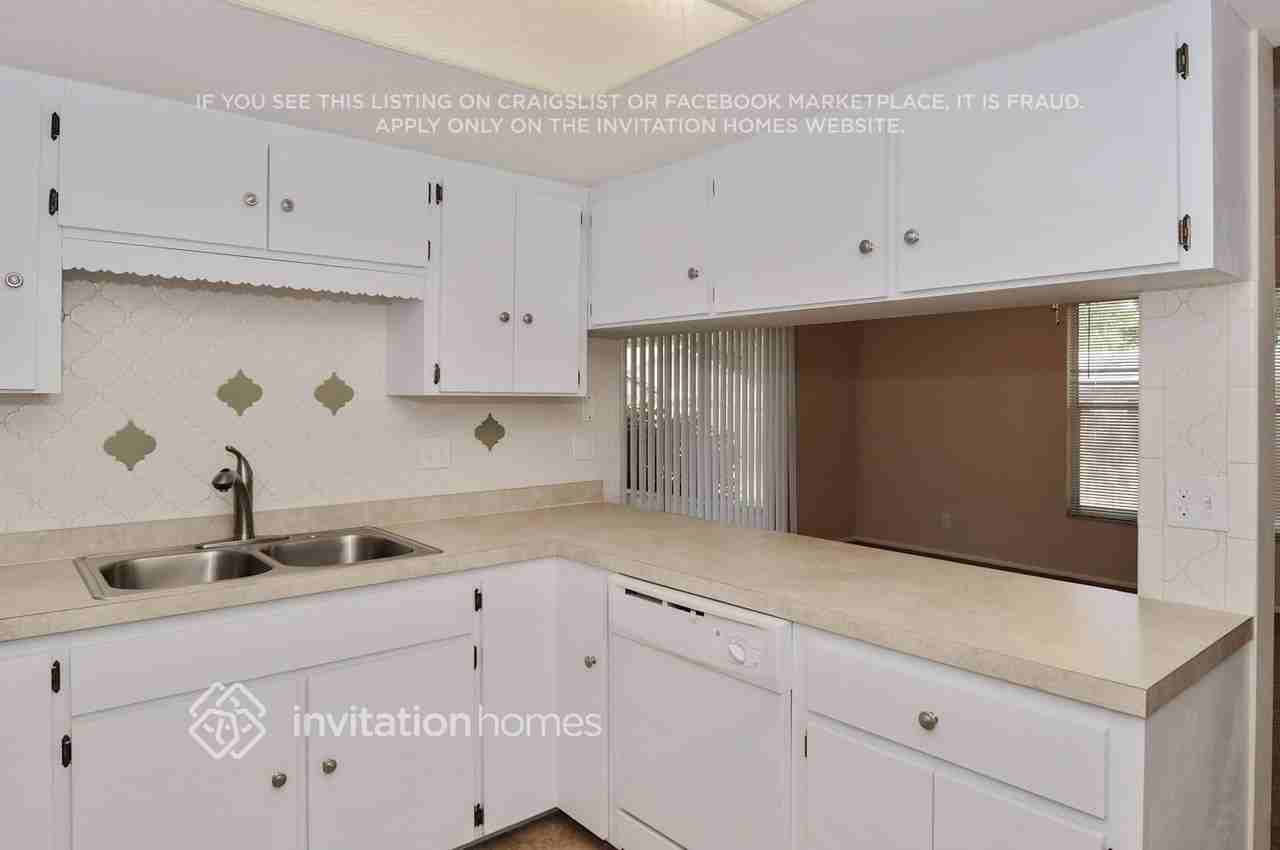 1706 Sharondale Dr - Photo 7 of 21