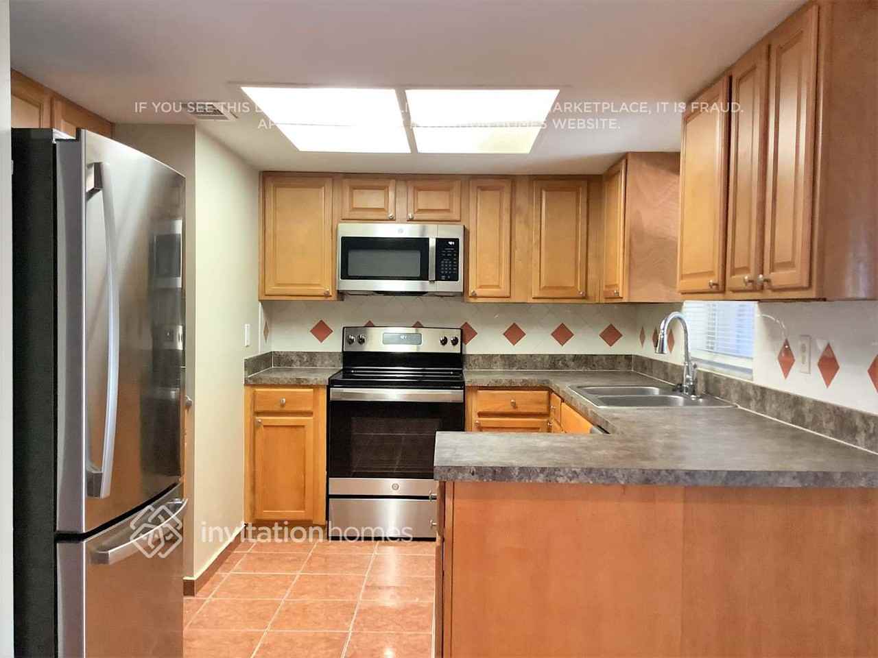 814 Centerwood Ct - Photo 5 of 13