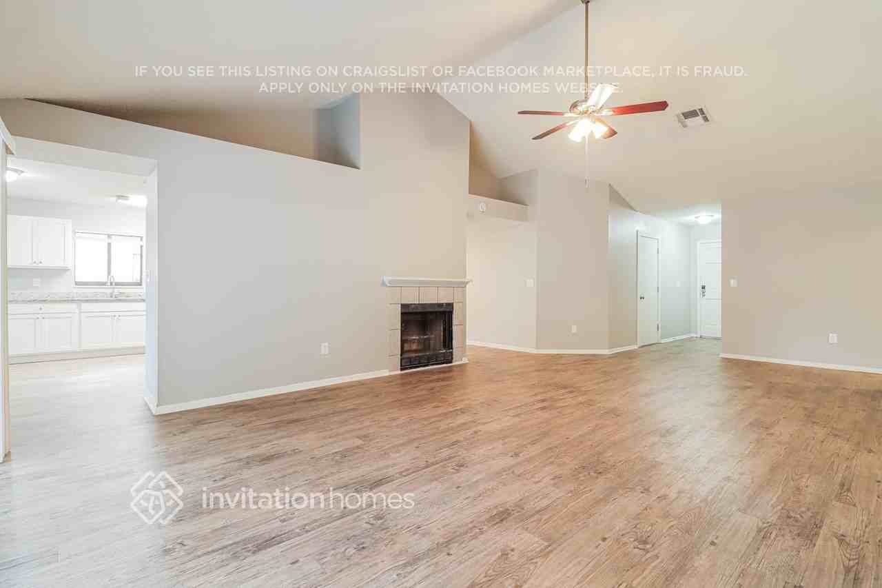 6212 Eaglebrook Avenue - Photo 3 of 17