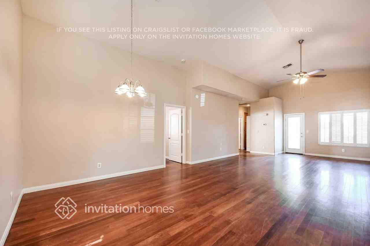 3618 Coleman St - Photo 6 of 17