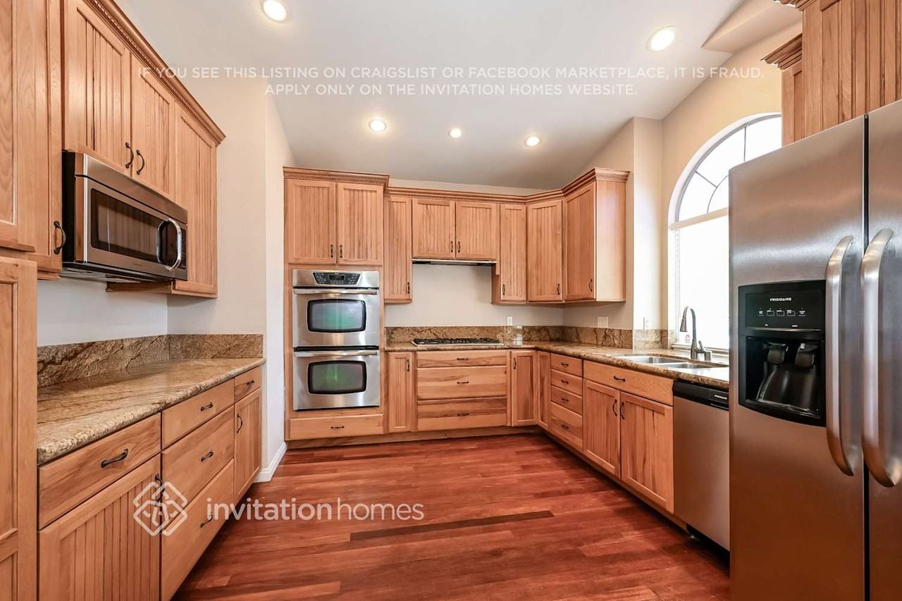 3618 Coleman St - Photo 7 of 17