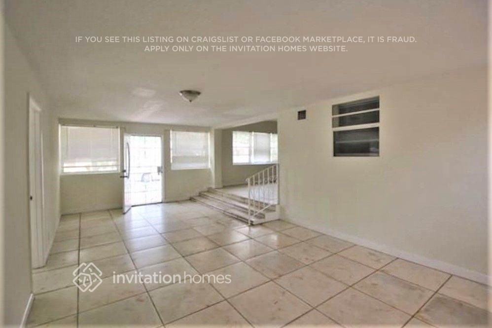 15615 Ne 5th Ct - Photo 2 of 8