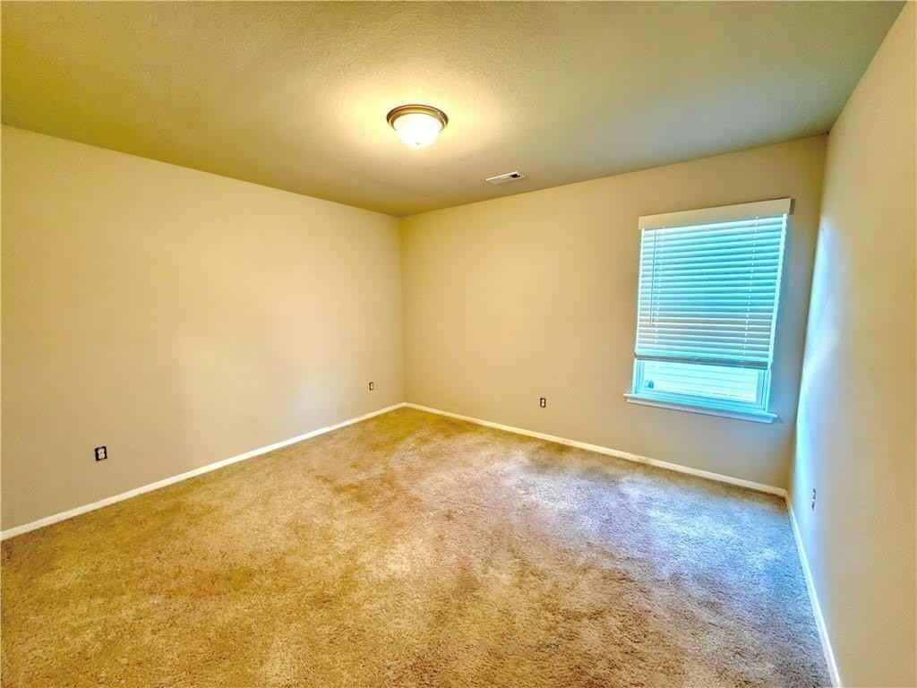 530 Woodcreek Loop - Photo 7 of 16