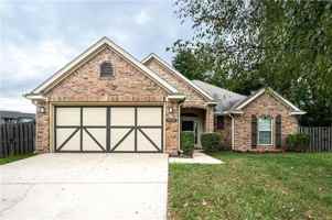 featured image of 1536 N Oakhaven Pl