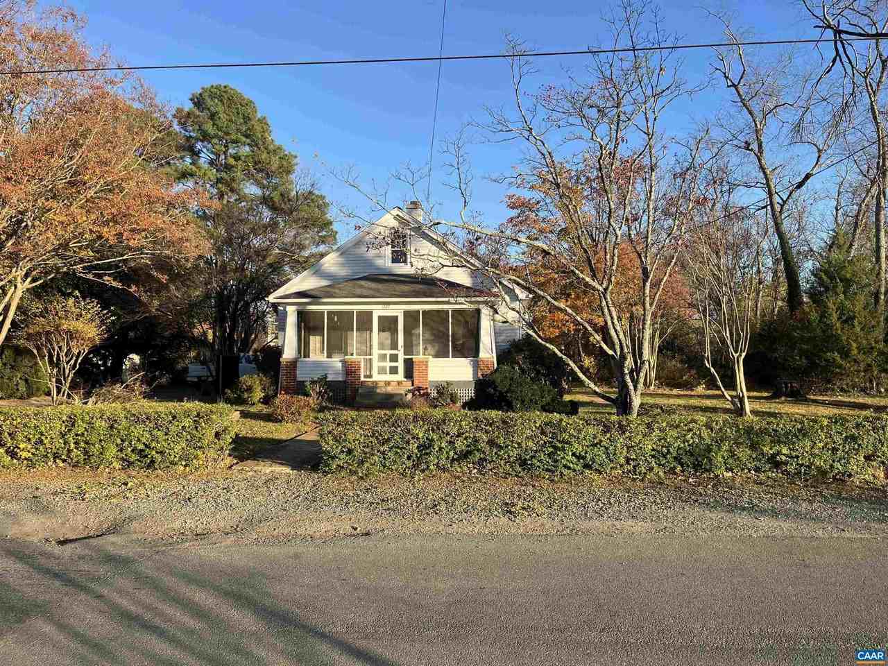 1227 Blue Ridge Ave - Photo 7 of 17