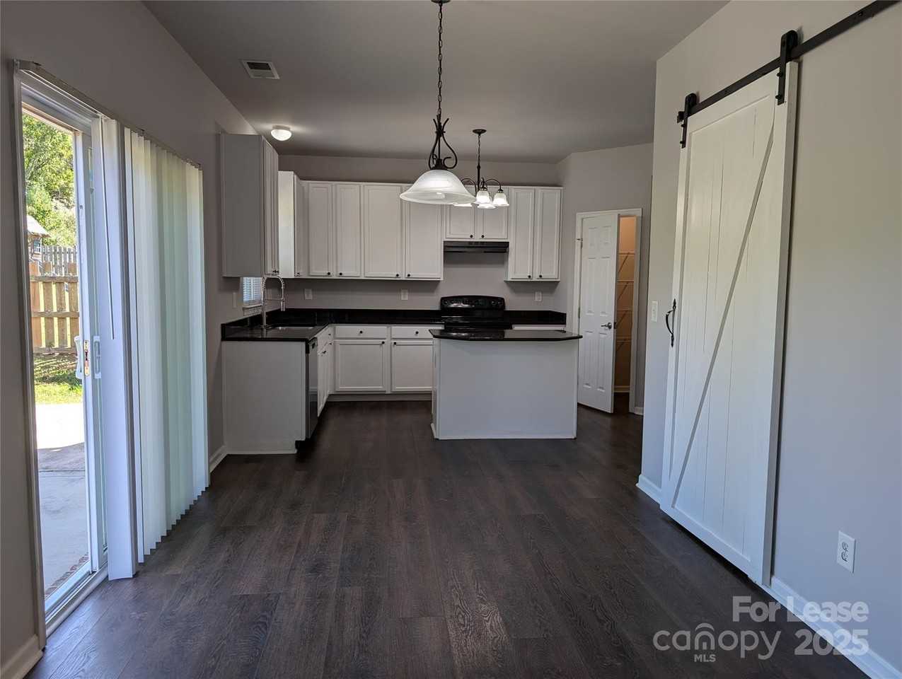 4432 Roundwood Ct - Photo 6 of 25