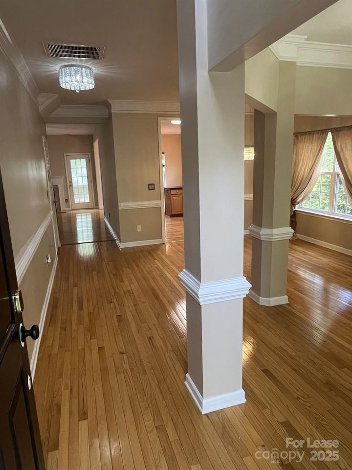 8619 Delamere Ln - Photo 2 of 39