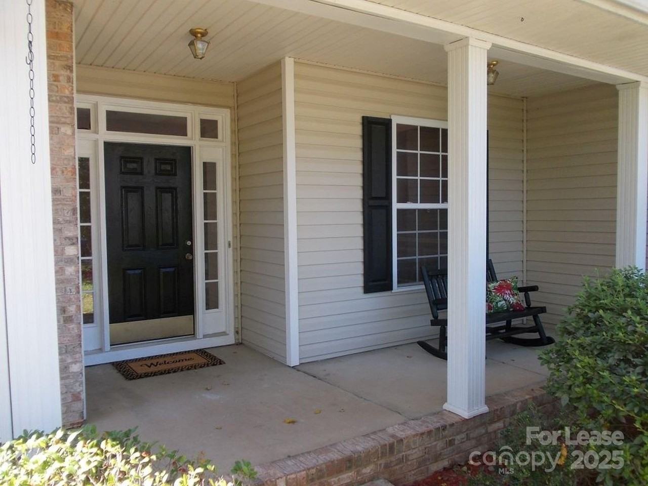 14616 Eastgrove Dr - Photo 2 of 37