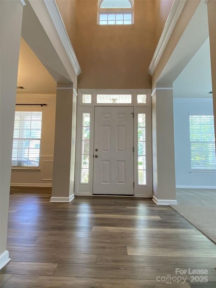 14616 Eastgrove Dr - Photo 4 of 37