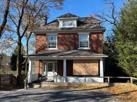 featured image of 1070 Luzerne St