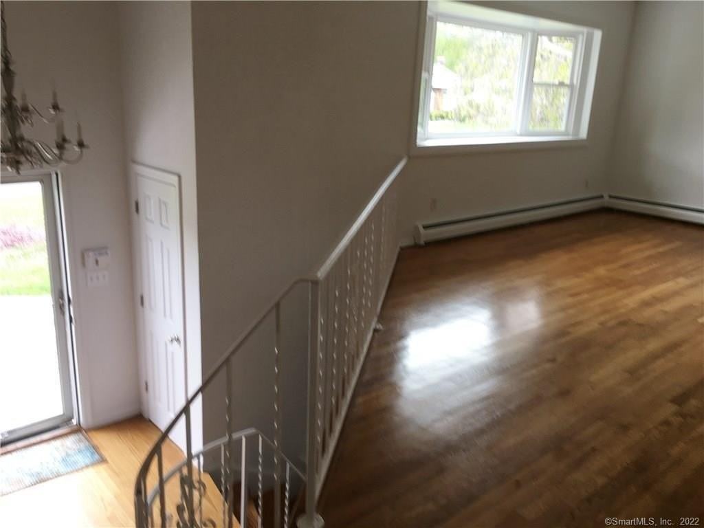 17 Cottontail Rd - Photo 2 of 10