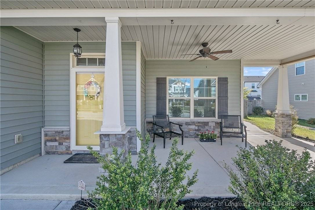 688 Stonebriar Ave - Photo 4 of 50