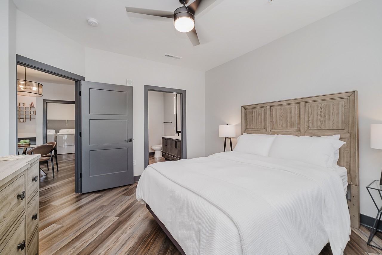 Overture at Proscenium Apartments - Photo 7 of 36