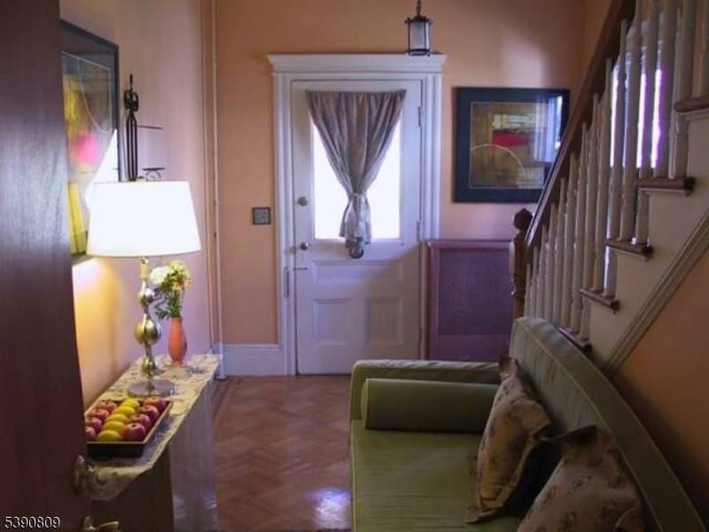 177 Ashland Ave #2 - Photo 4 of 28