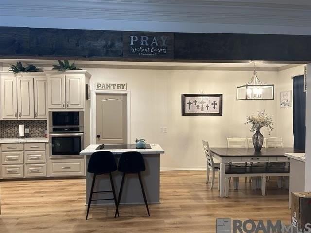 17160 Fountainbleau Dr - Photo 2 of 16