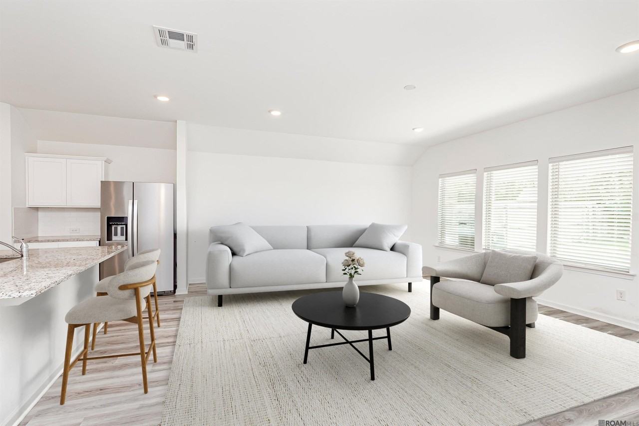 15820 Loussier Dr - Photo 3 of 12