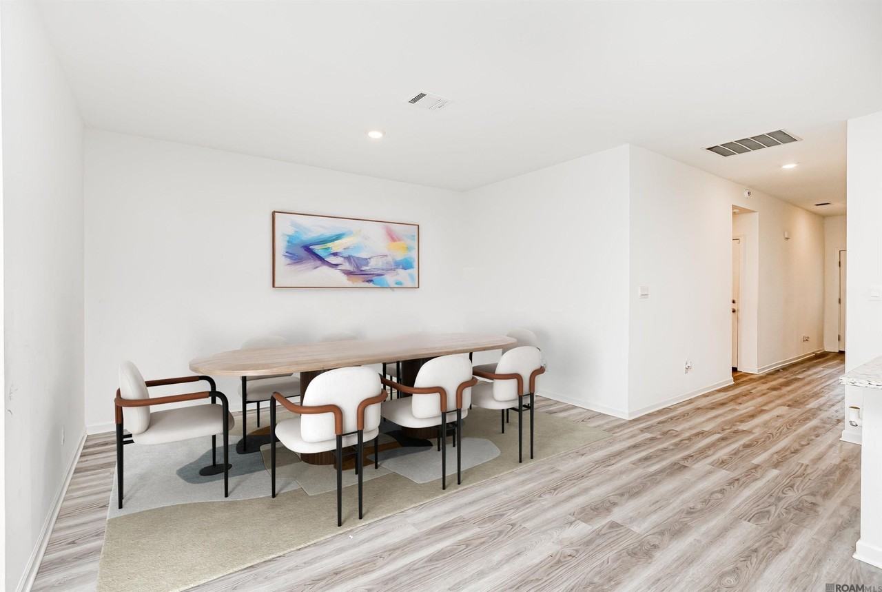 15820 Loussier Dr - Photo 4 of 12