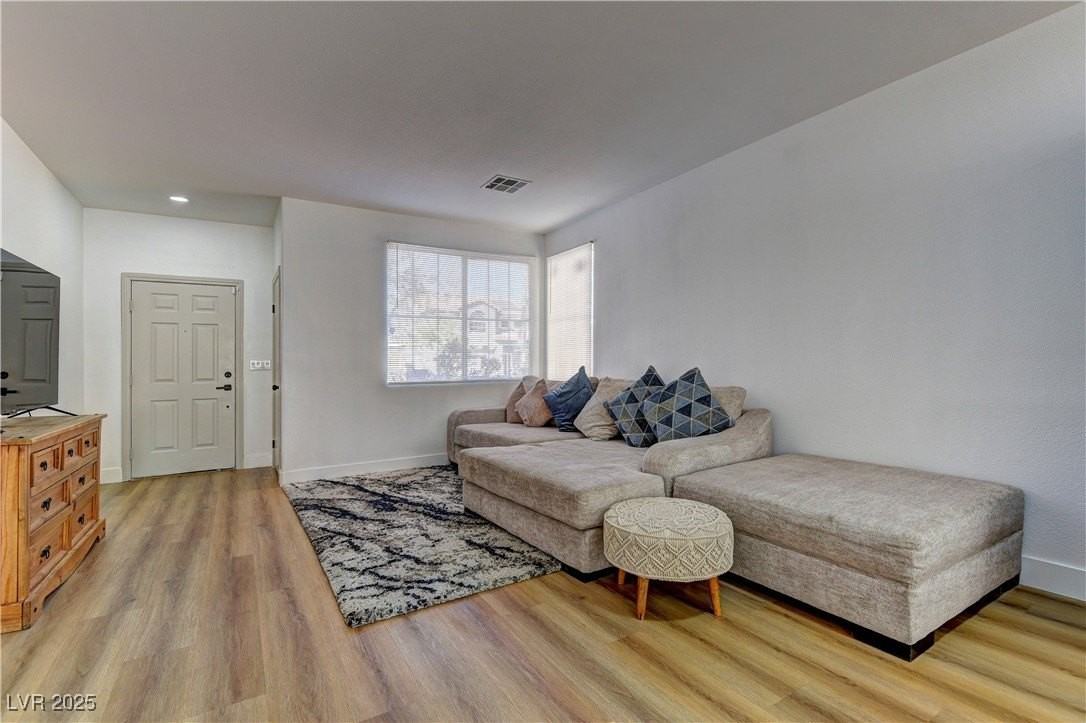 1176 Colgate Ln - Photo 3 of 15