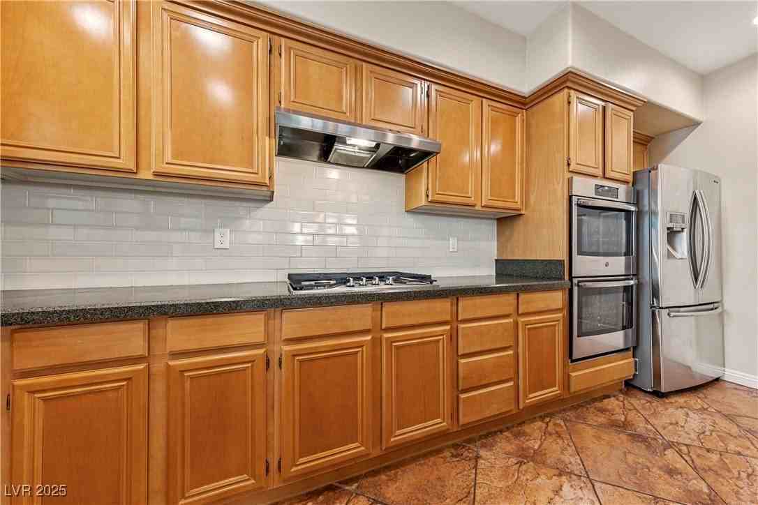 425 Ralph Mosa St - Photo 4 of 30