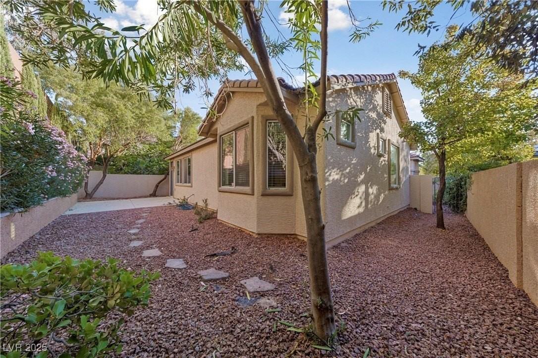 425 Ralph Mosa St - Photo 6 of 30