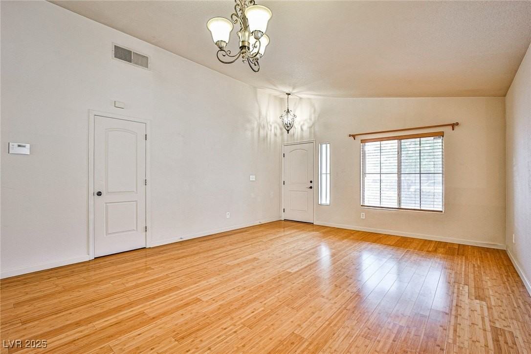 5128 Fall Meadows Ave - Photo 6 of 34