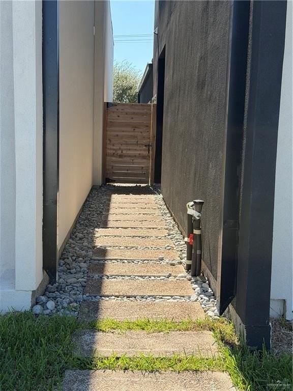 2629 Warbler Ave - Photo 3 of 16